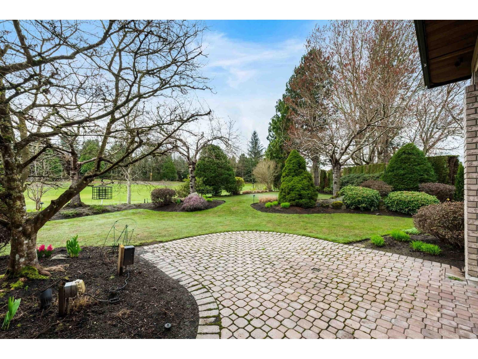 16358 LINCOLN WOODS COURT, Surrey