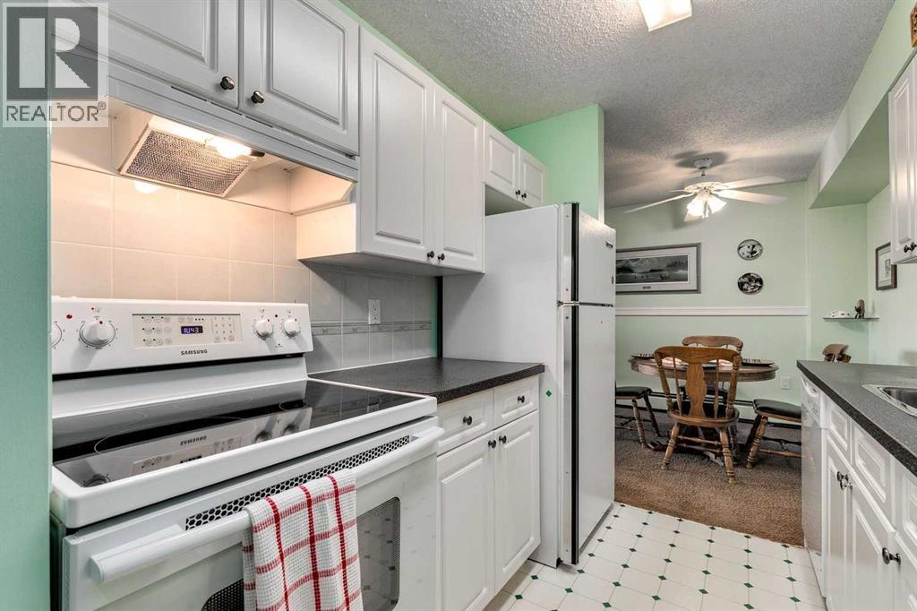 Single Family House for Sale in    Avenue SW Haysboro Calgary 