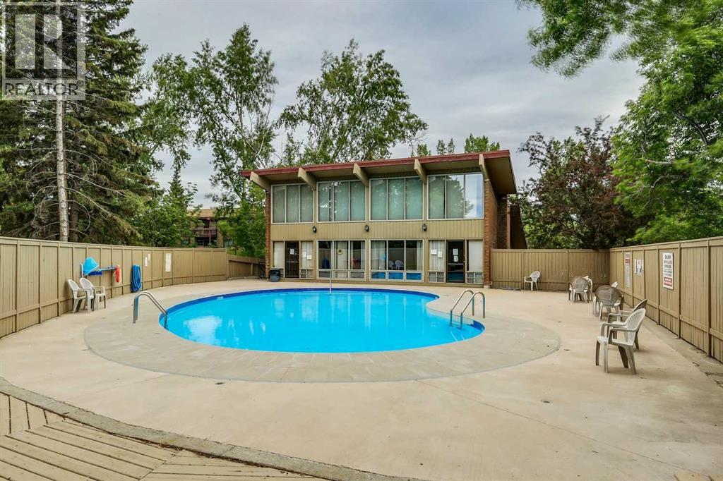 Single Family House for Sale in    Avenue SW Haysboro Calgary 