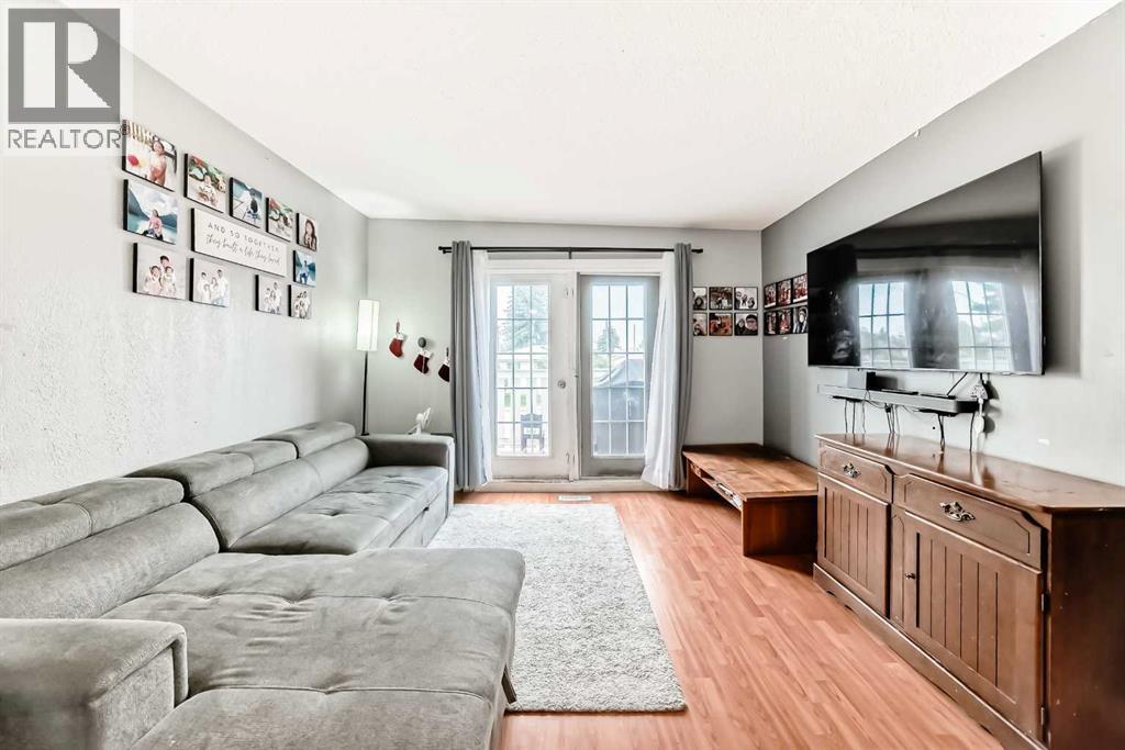 Single Family House Bi-level for Sale in  Penbrooke Close SE Penbrooke Meadows Calgary 