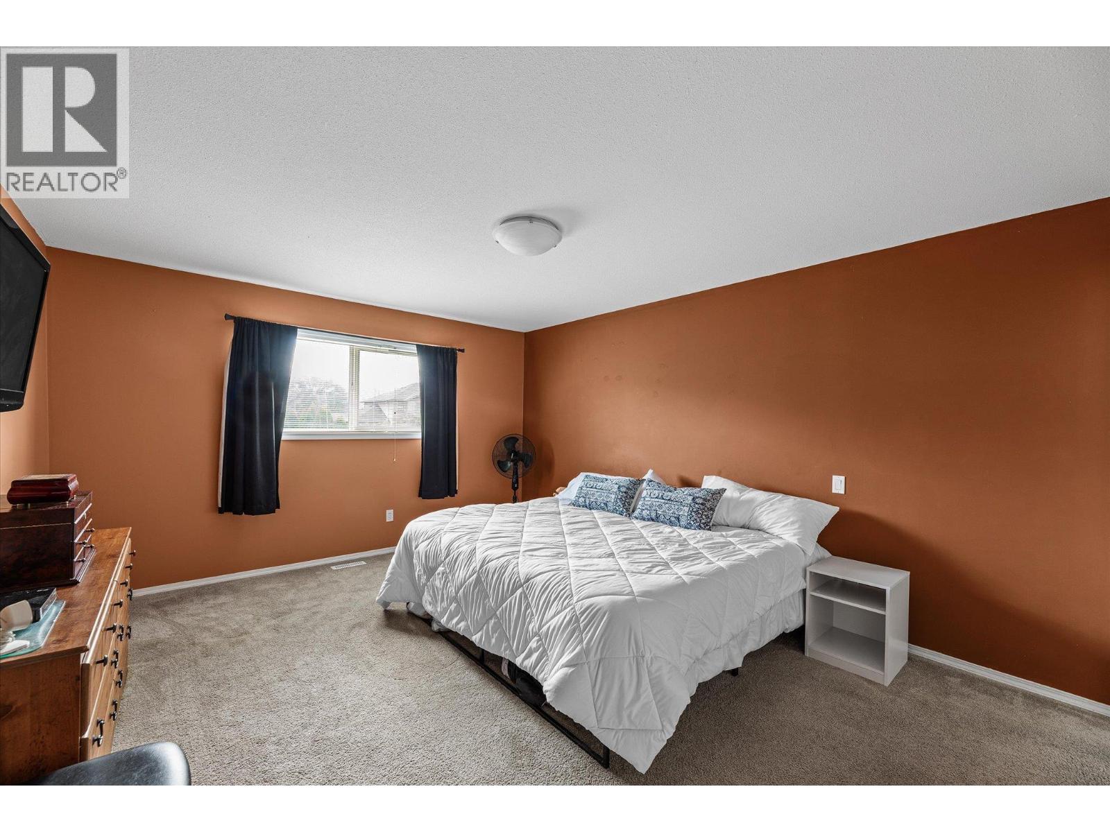  423 Fizet Avenue, Kelowna