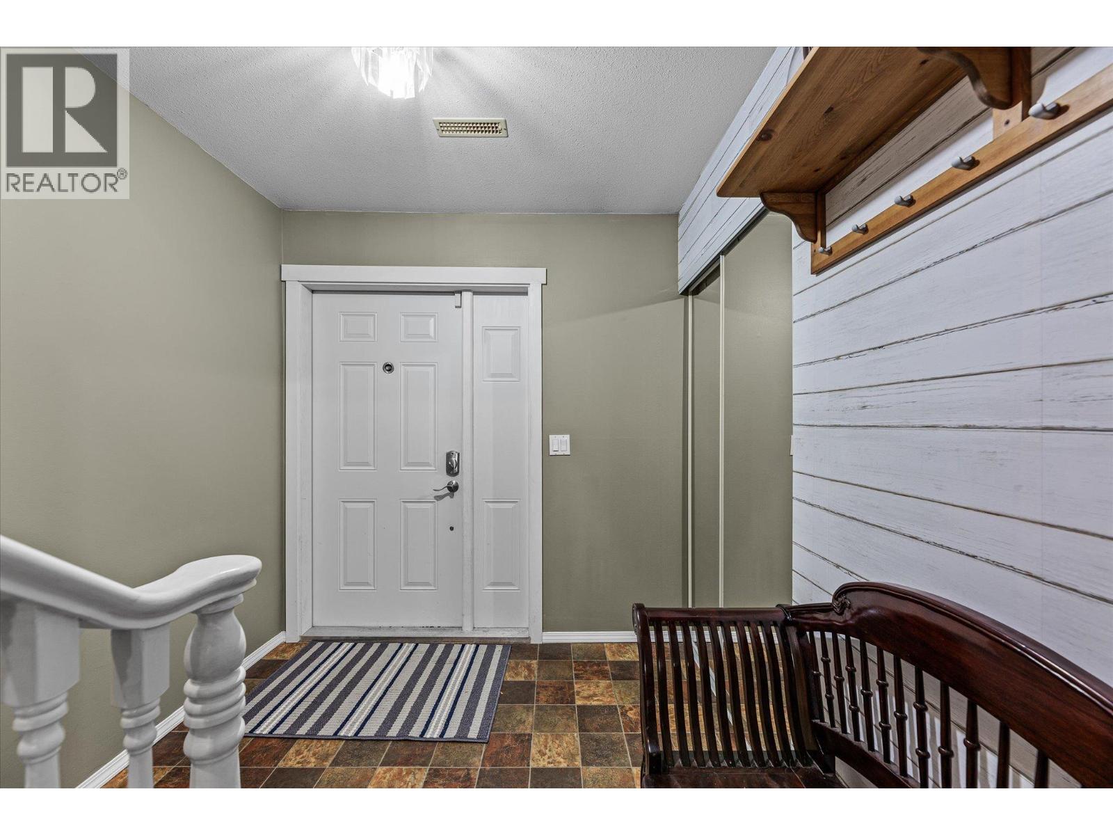  423 Fizet Avenue, Kelowna