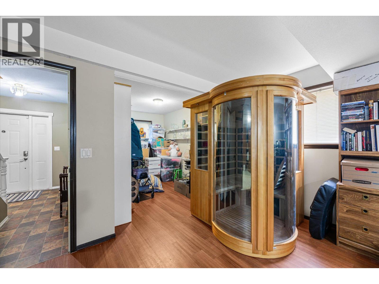  423 Fizet Avenue, Kelowna