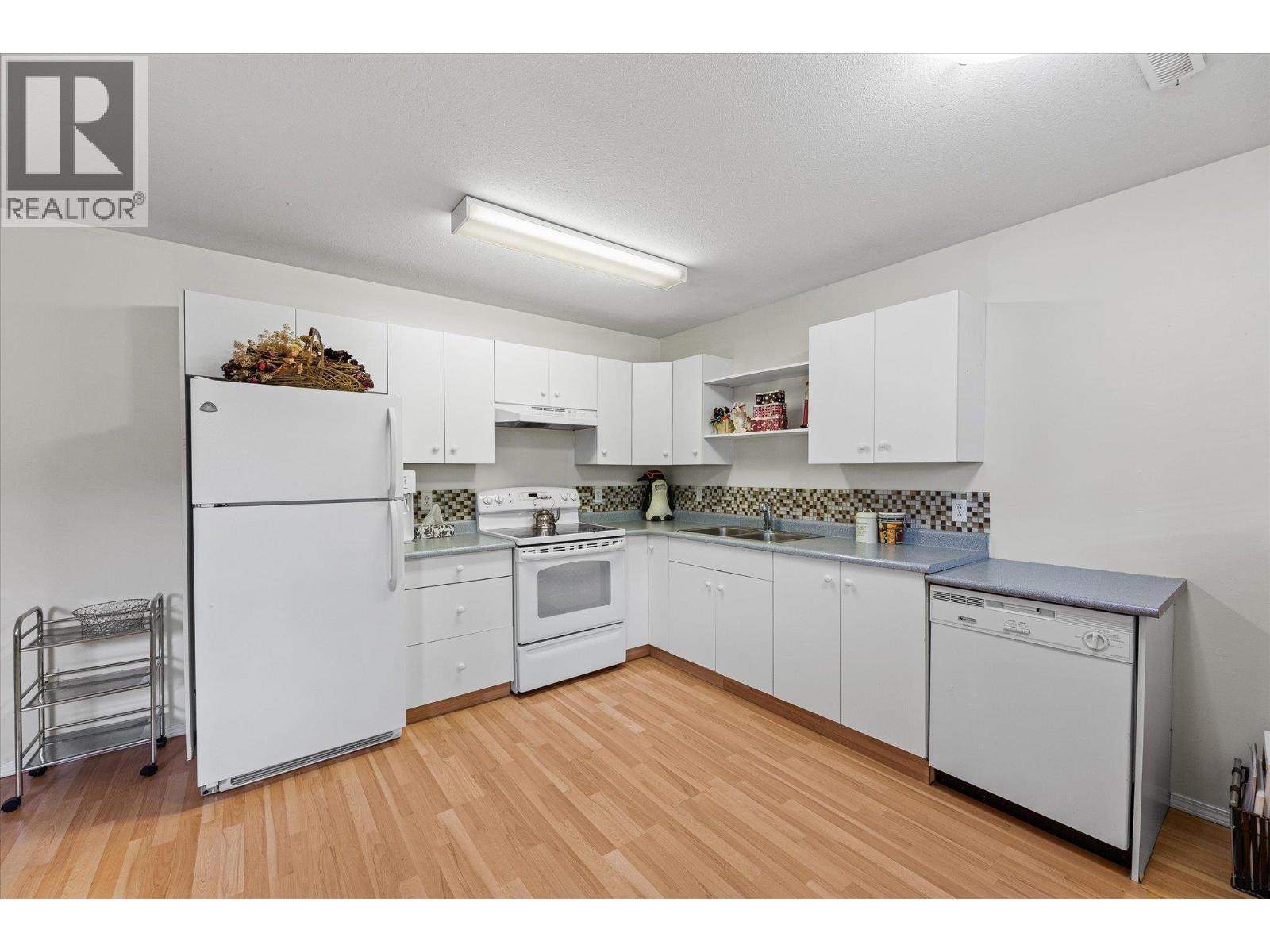  423 Fizet Avenue, Kelowna