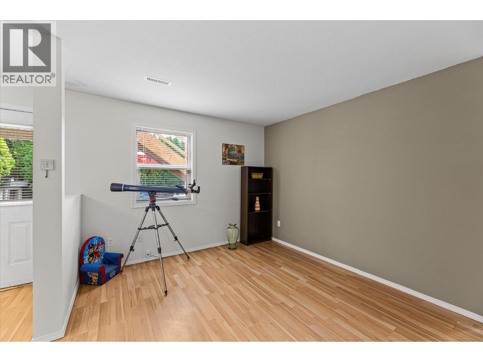  423 Fizet Avenue, Kelowna