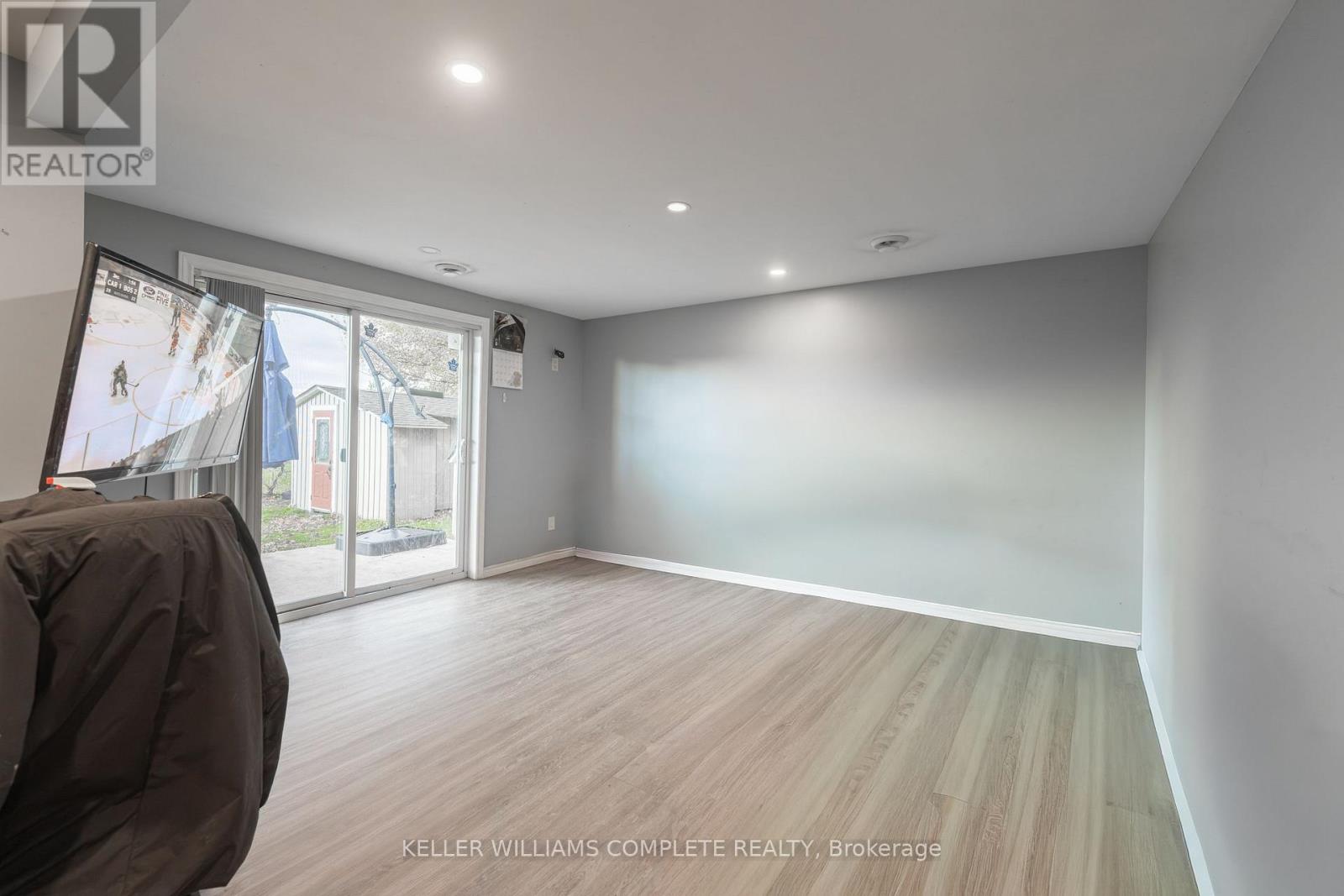 5416 BEACH ROAD - 24