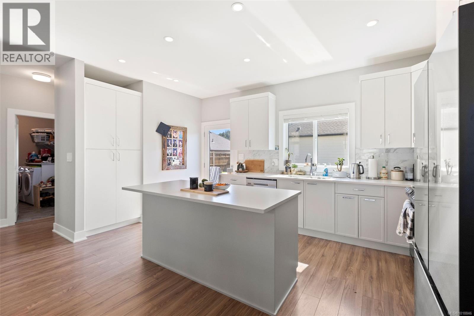 2911 CONSTELLATION AVE - 12