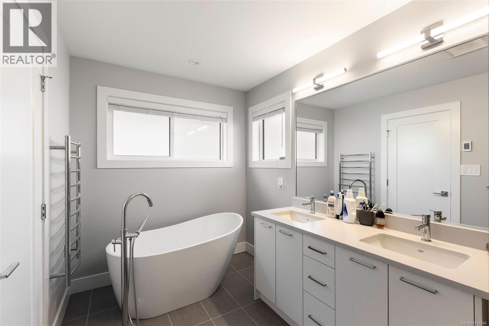 2911 CONSTELLATION AVE - 25