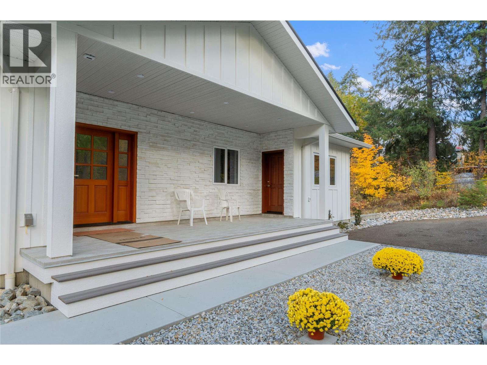  633 9 Street Southeast, Salmon Arm