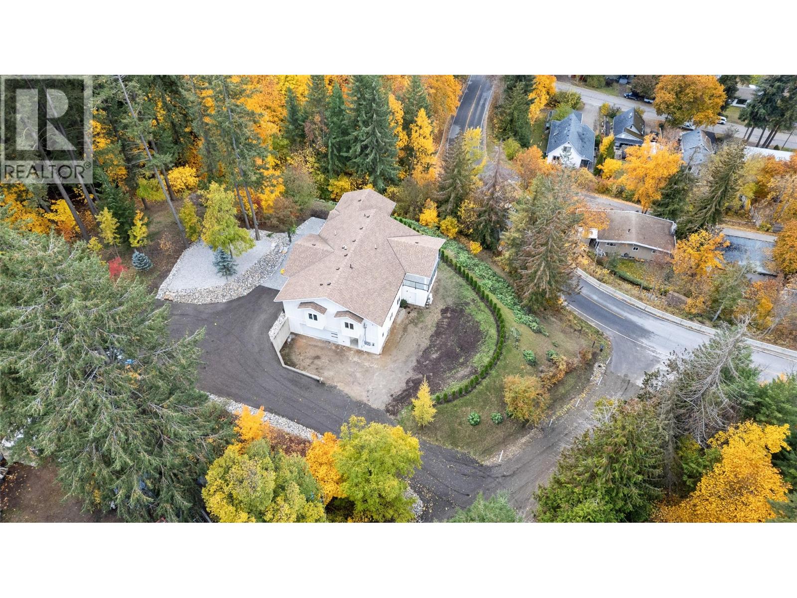  633 9 Street Southeast, Salmon Arm