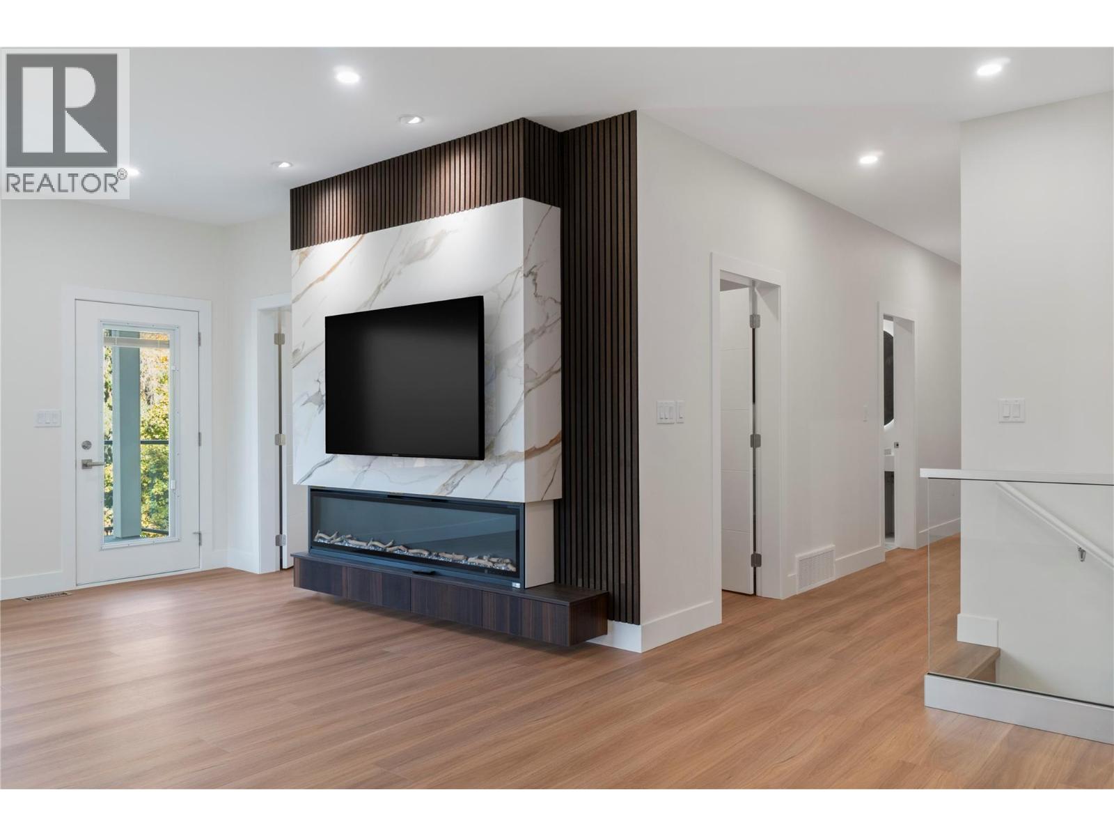  633 9 Street Southeast, Salmon Arm