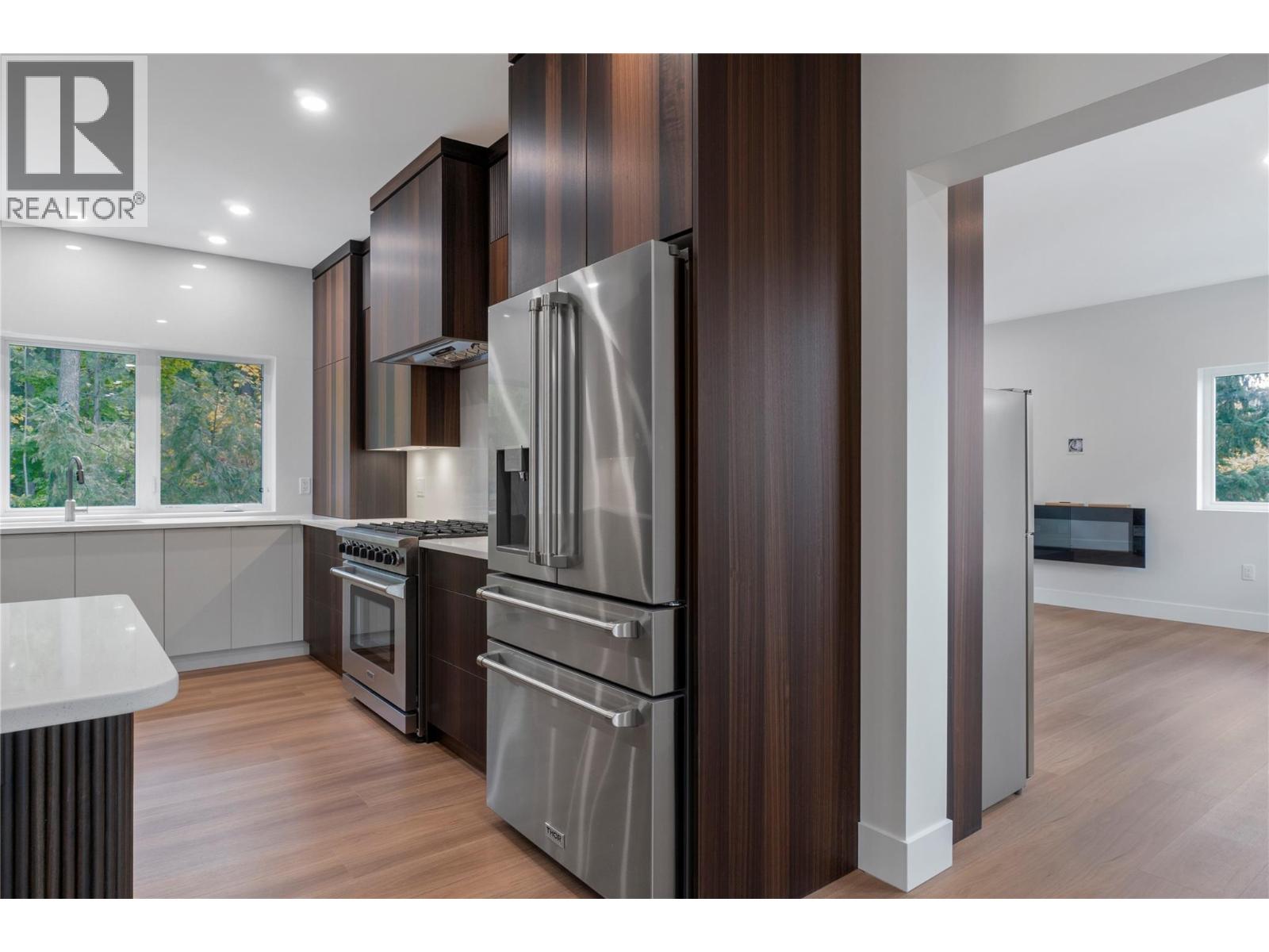  633 9 Street Southeast, Salmon Arm