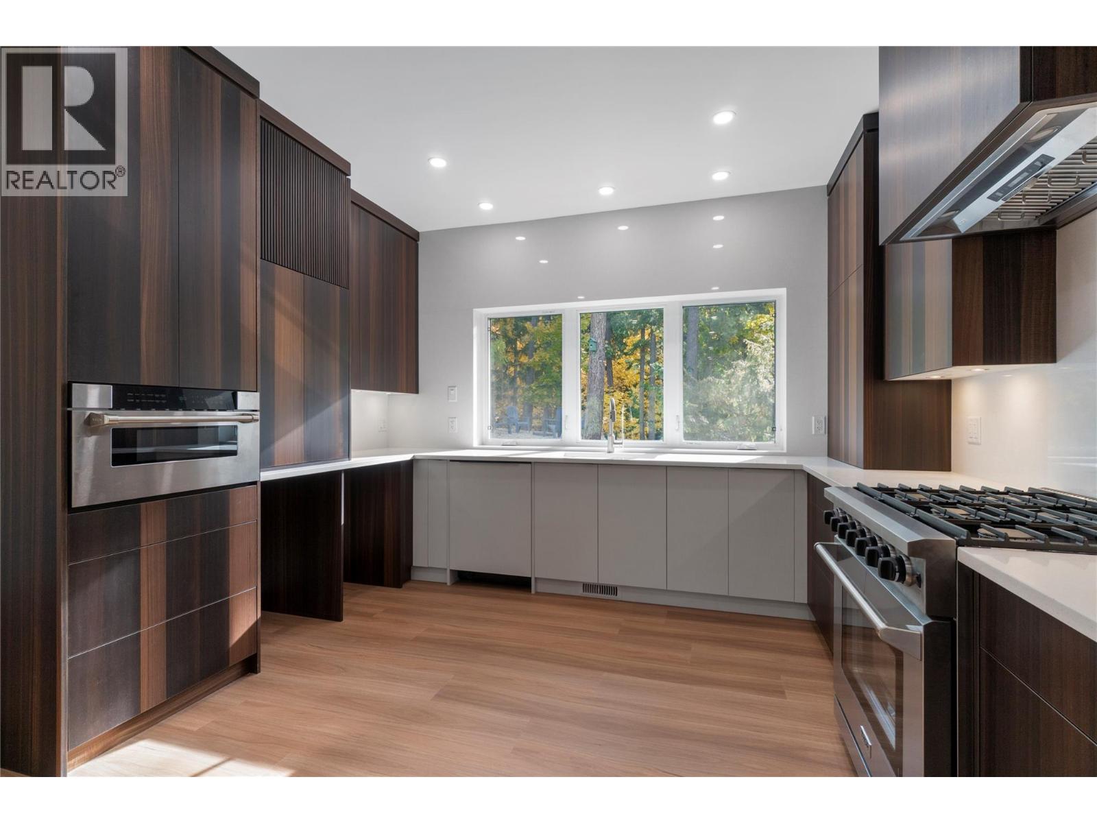  633 9 Street Southeast, Salmon Arm