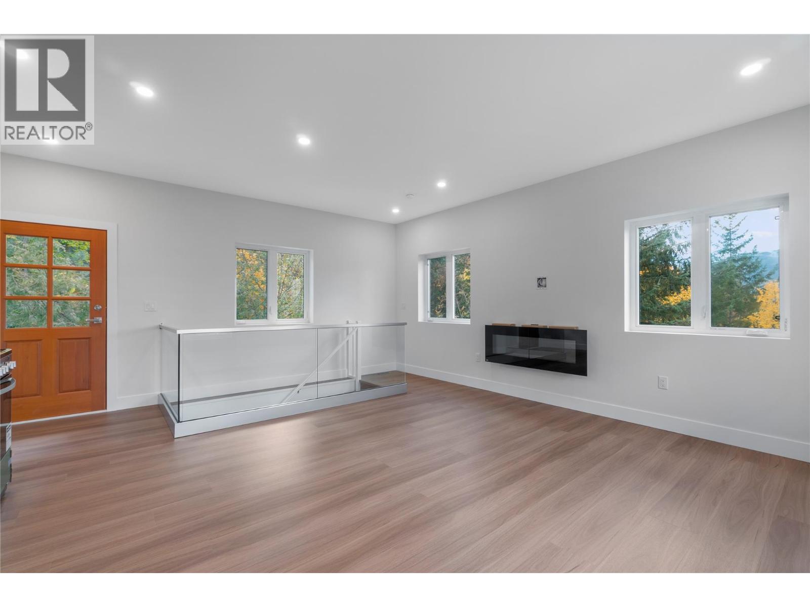  633 9 Street Southeast, Salmon Arm