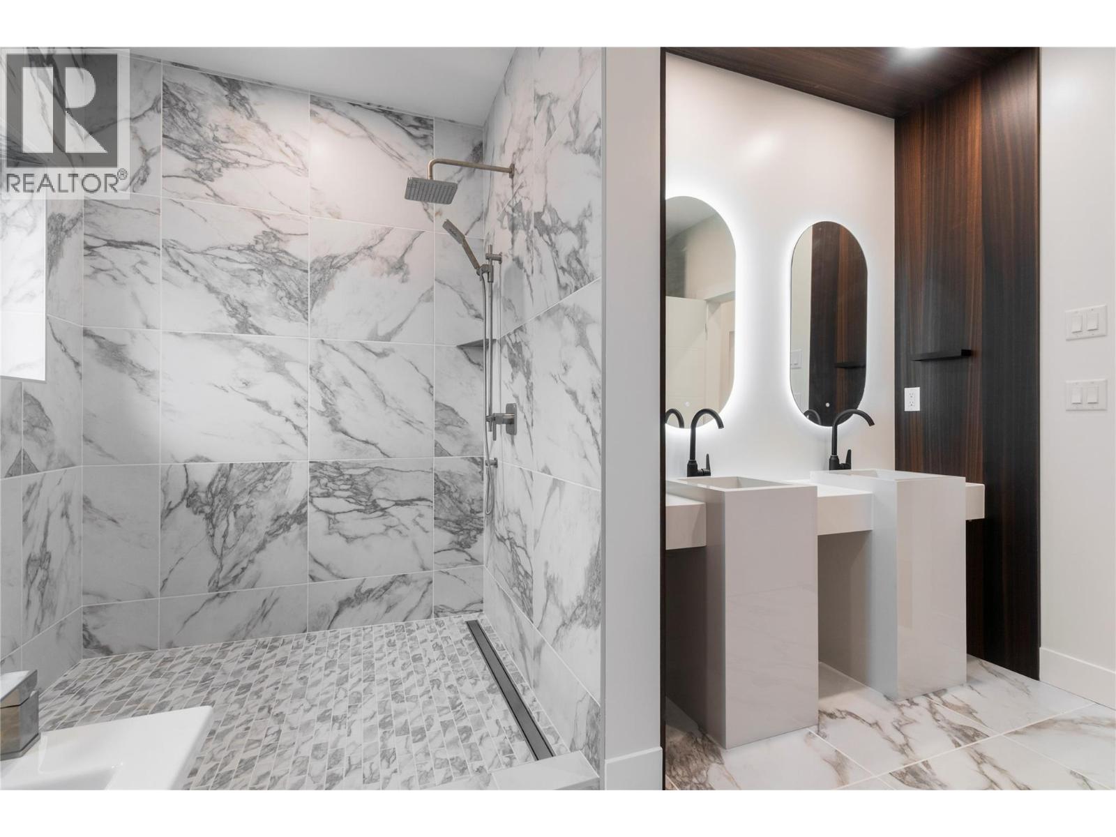  633 9 Street Southeast, Salmon Arm