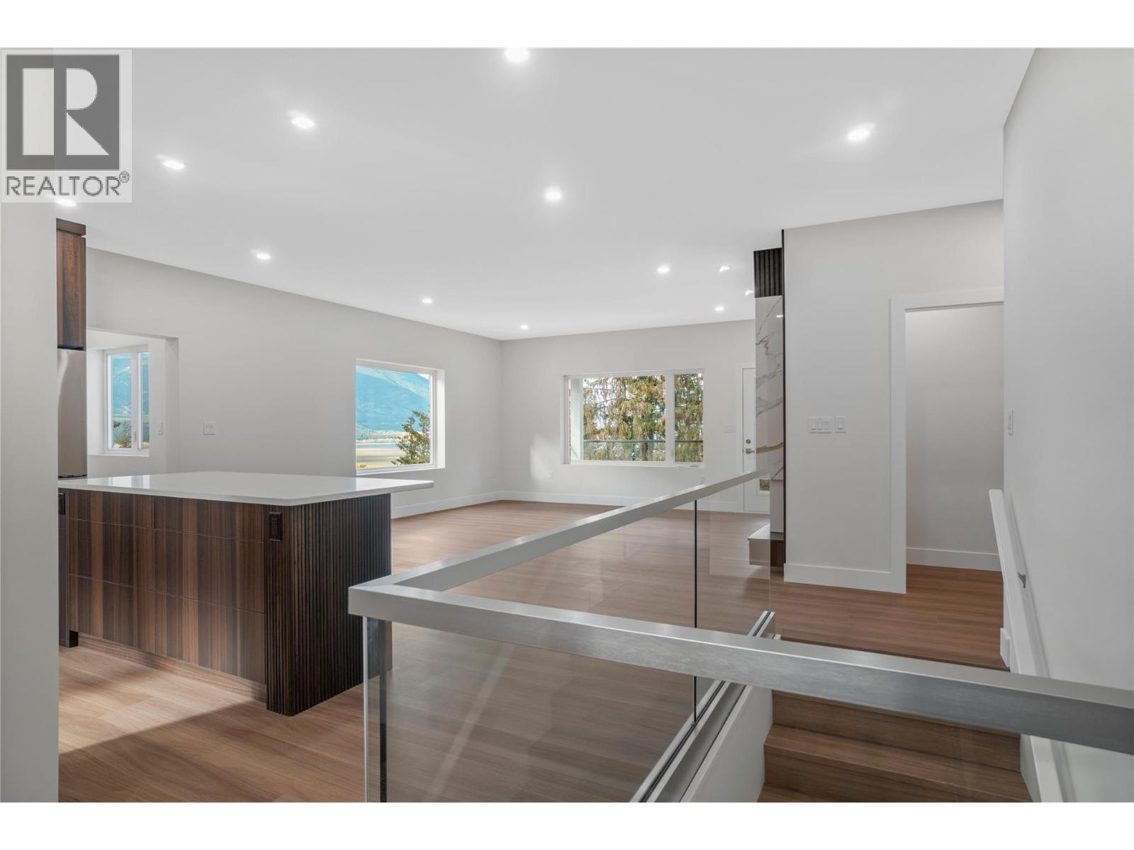  633 9 Street Southeast, Salmon Arm