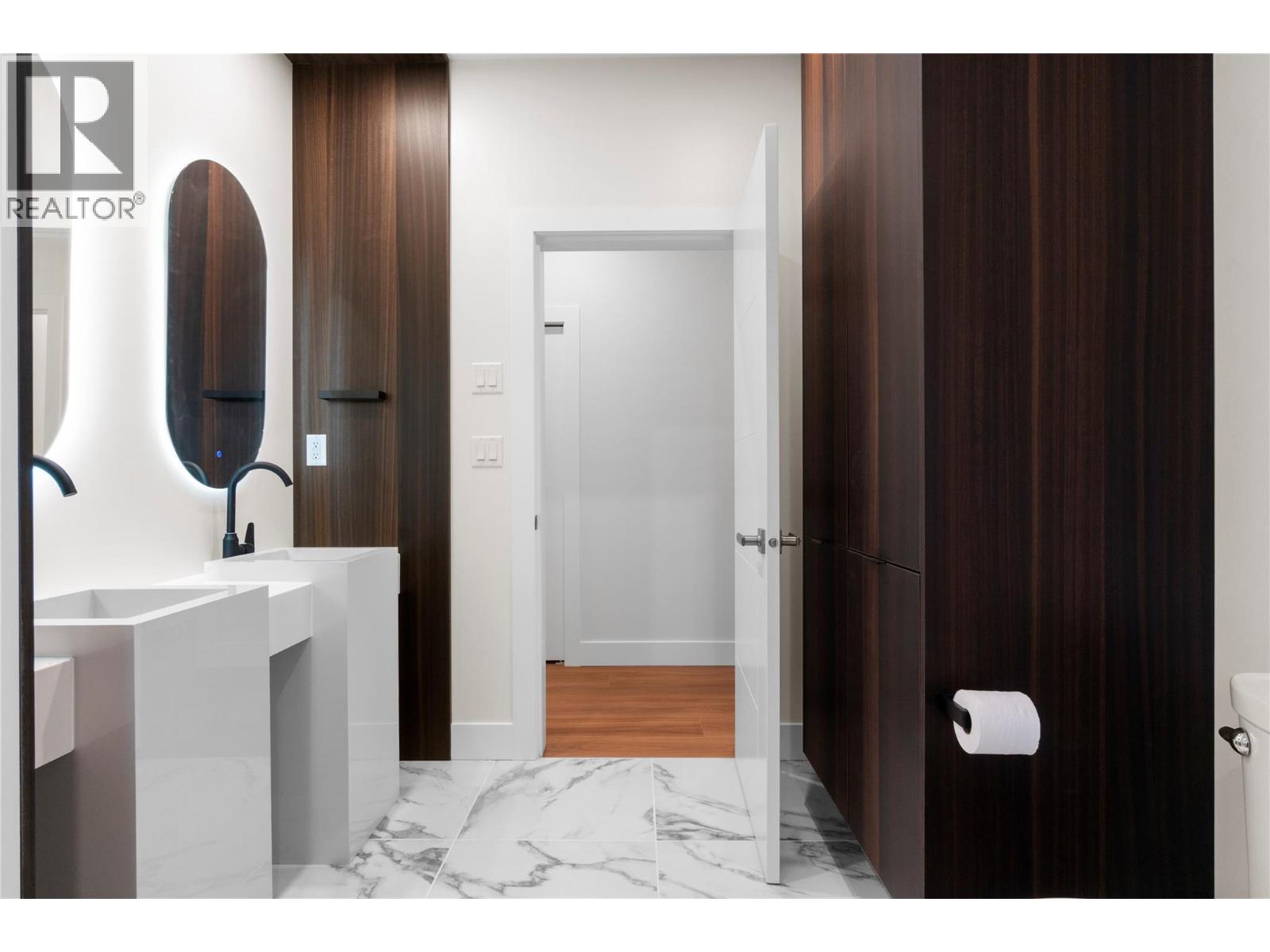  633 9 Street Southeast, Salmon Arm