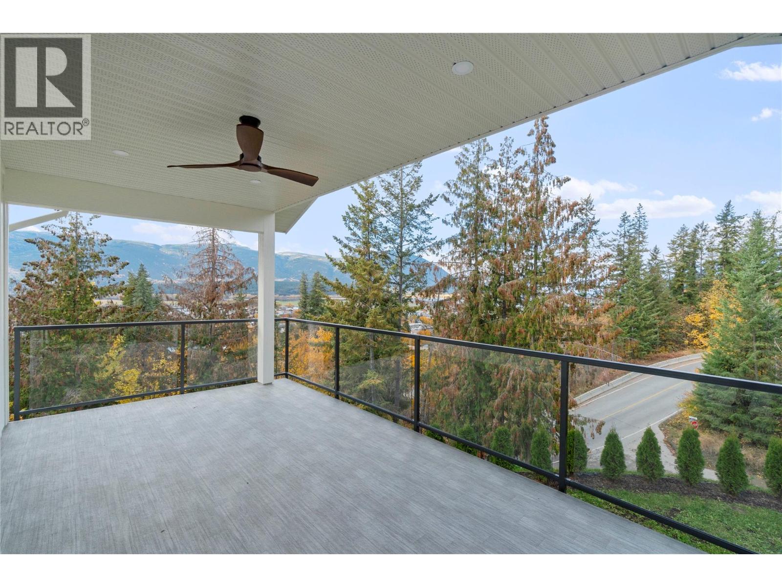  633 9 Street Southeast, Salmon Arm