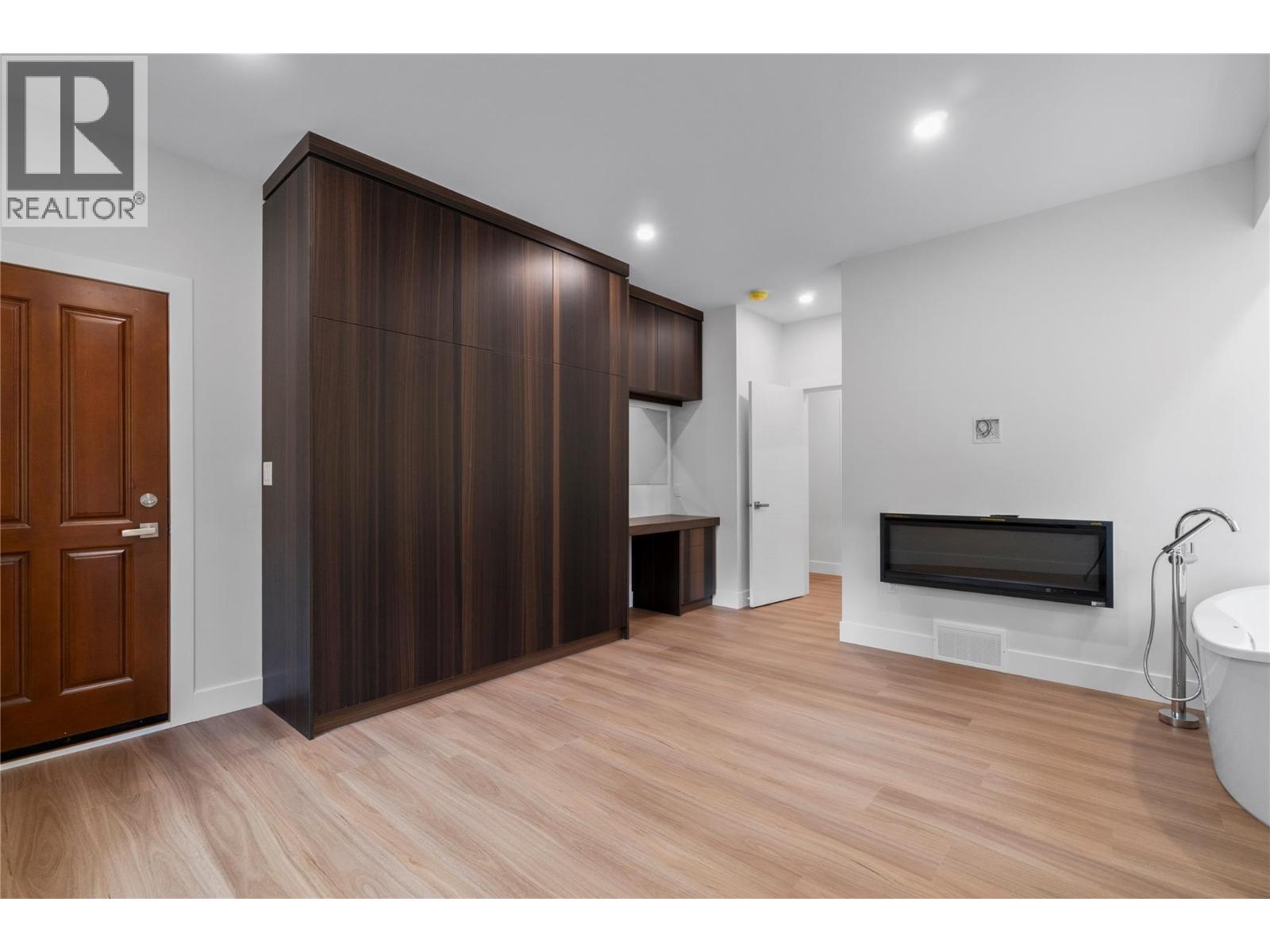  633 9 Street Southeast, Salmon Arm