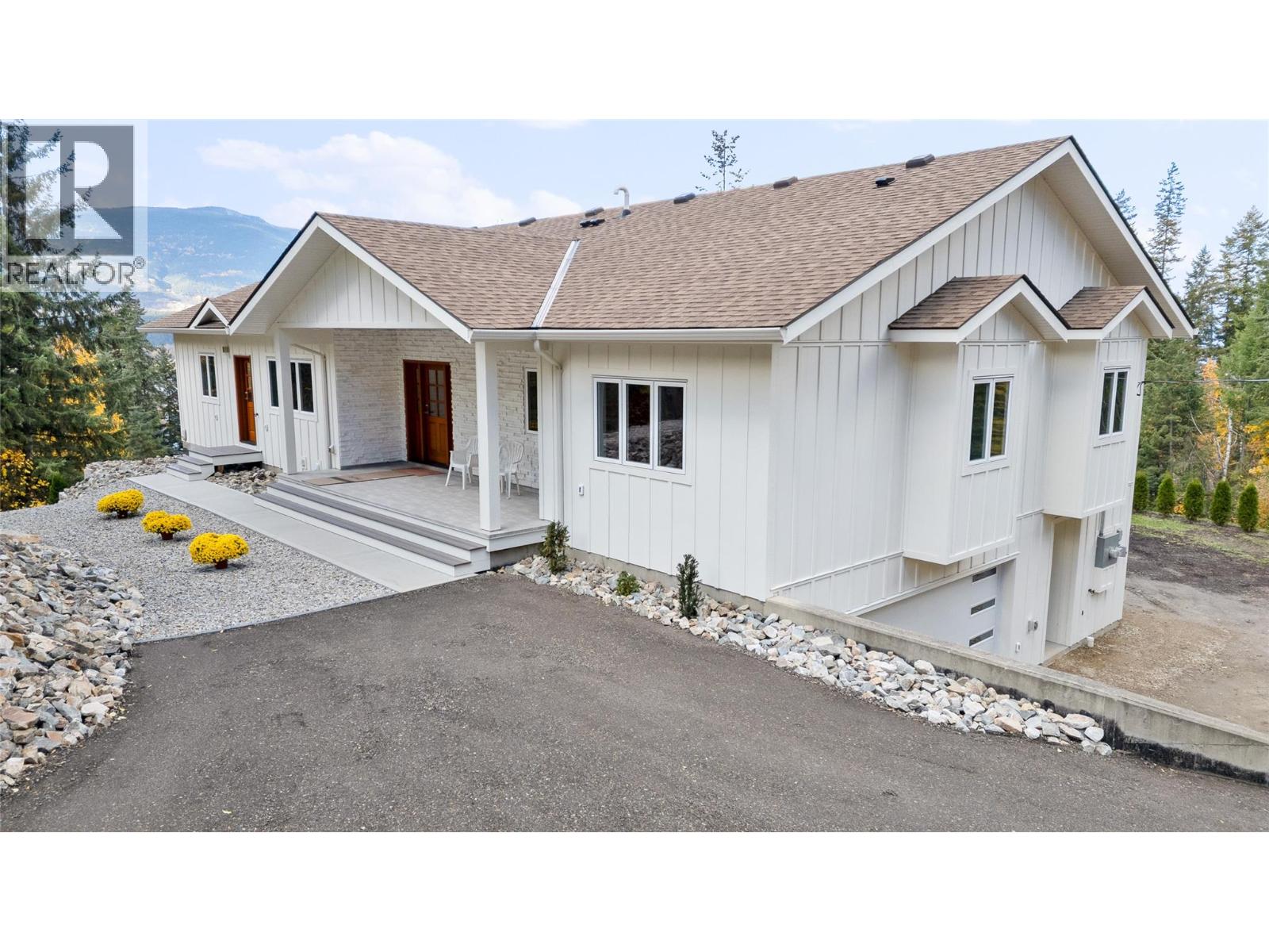  633 9 Street Southeast, Salmon Arm