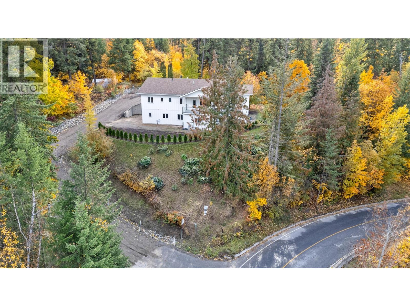  633 9 Street Southeast, Salmon Arm