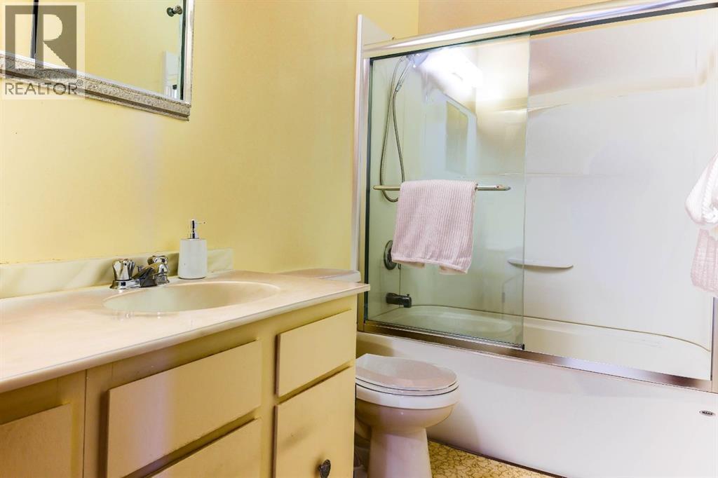 Single Family House Bungalow for Sale in  Norfolk Road NW North Haven Upper Calgary 