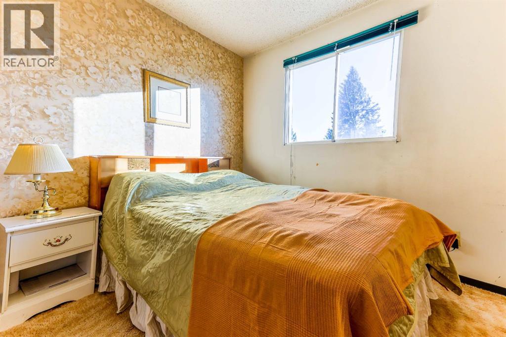 Single Family House Bungalow for Sale in  Norfolk Road NW North Haven Upper Calgary 
