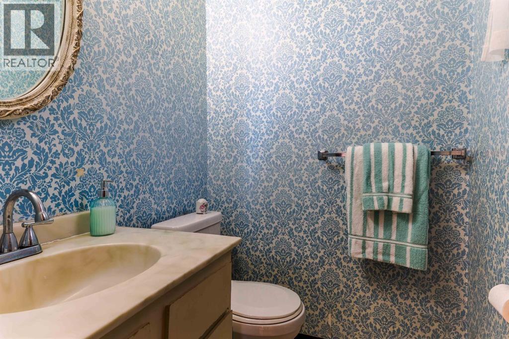 Single Family House Bungalow for Sale in  Norfolk Road NW North Haven Upper Calgary 