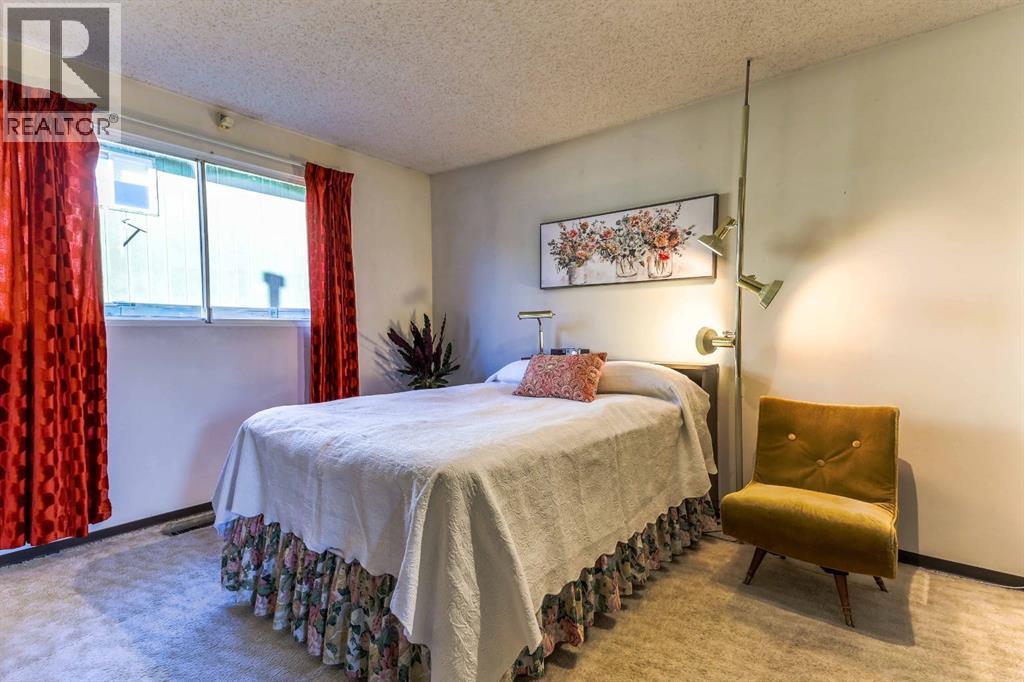 Single Family House Bungalow for Sale in  Norfolk Road NW North Haven Upper Calgary 