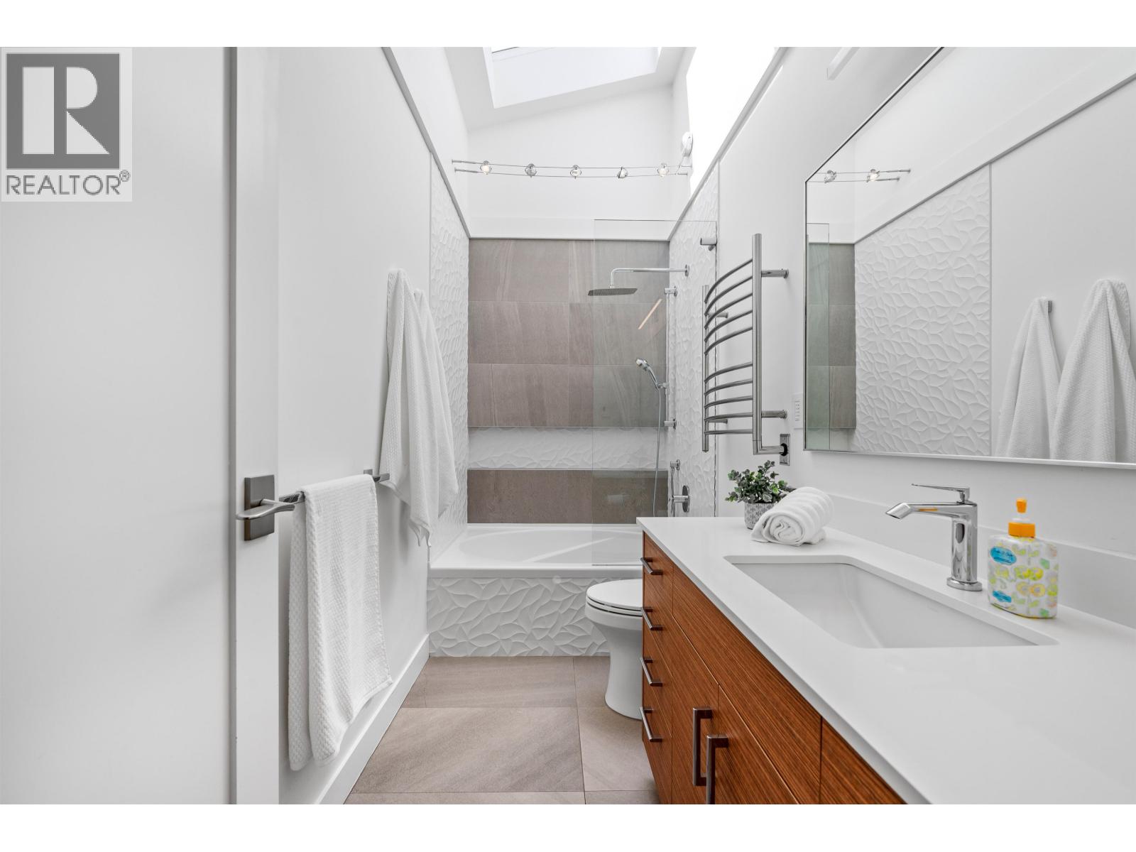 1866 W 15TH AVENUE, Vancouver