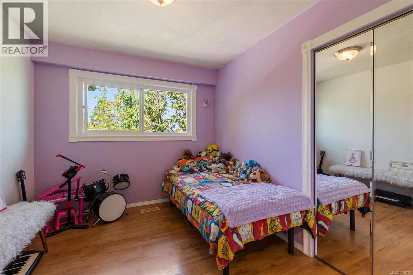 43 ROBERTA RD E - 13