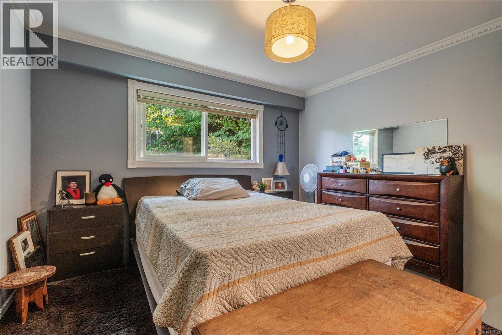 43 ROBERTA RD E - 18