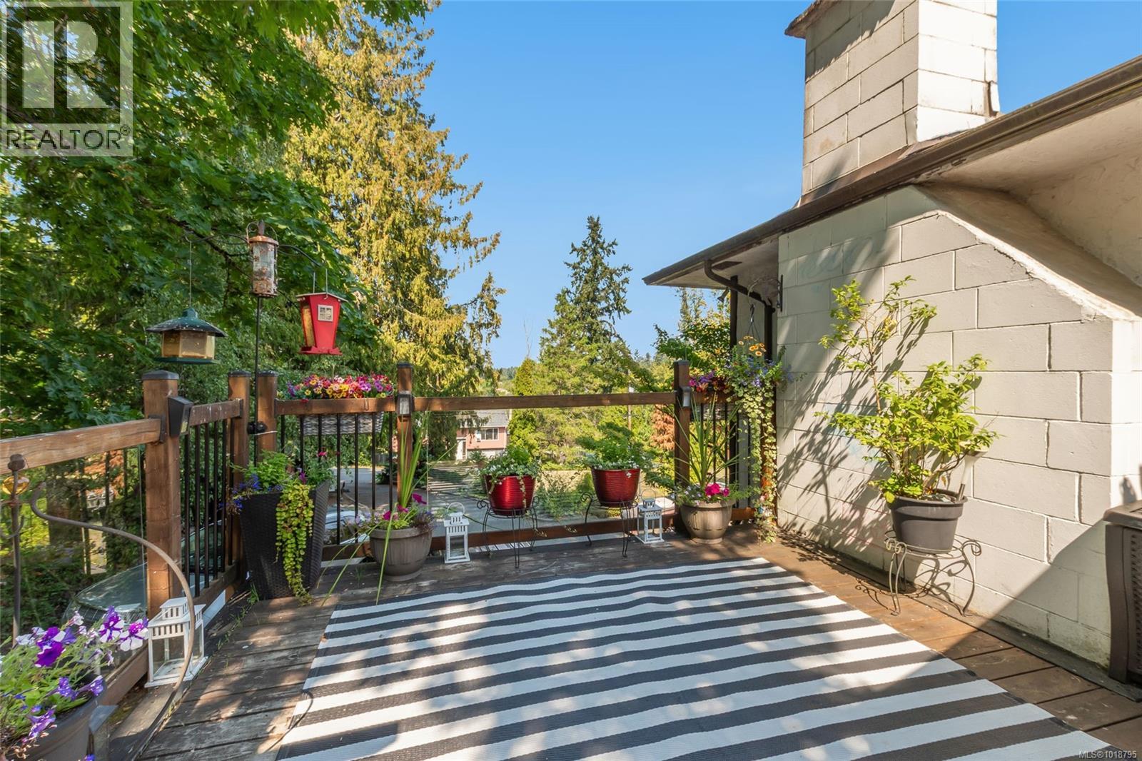 43 ROBERTA RD E - 36