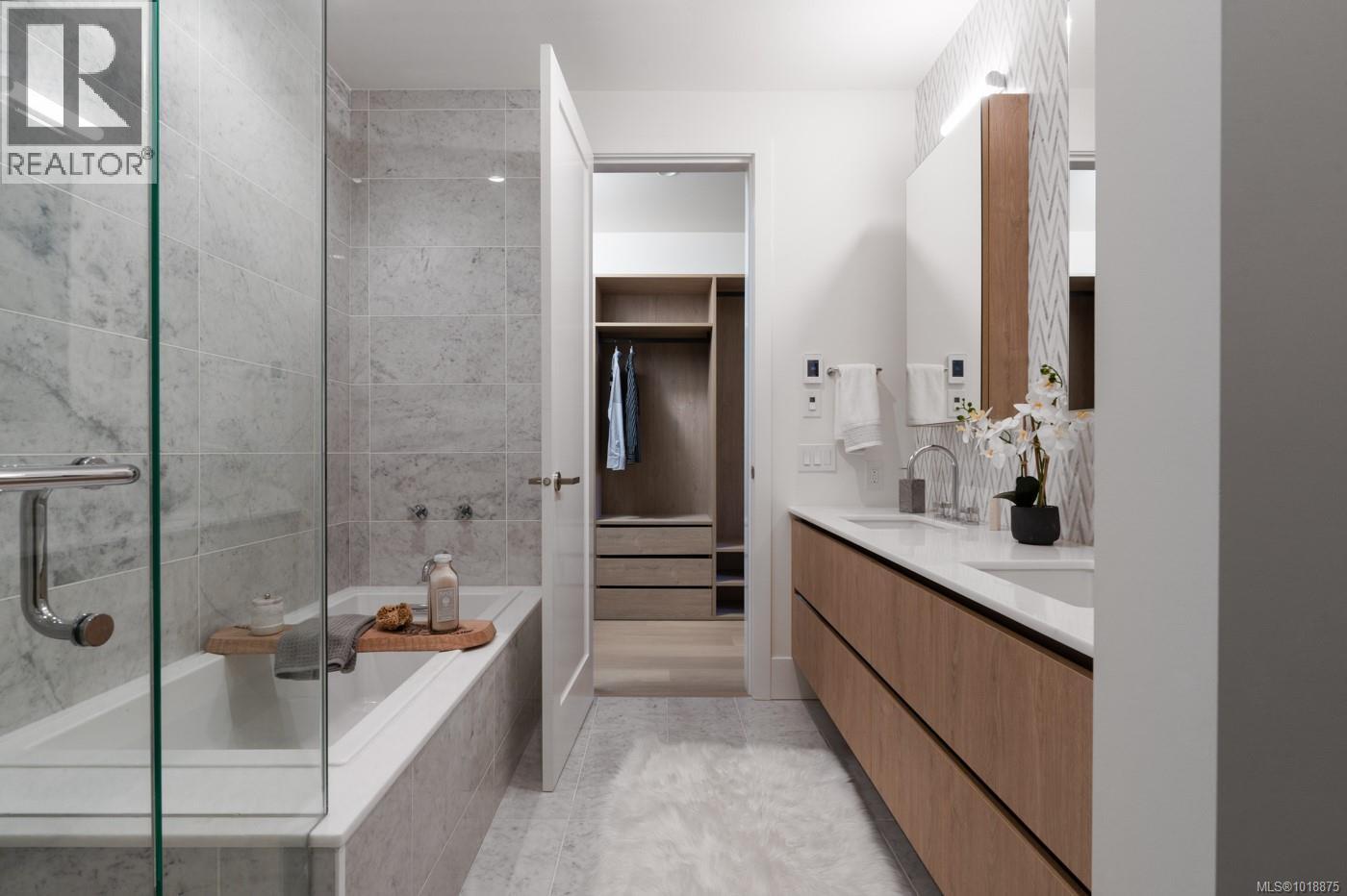 #209 521 COURTNEY ST - 11