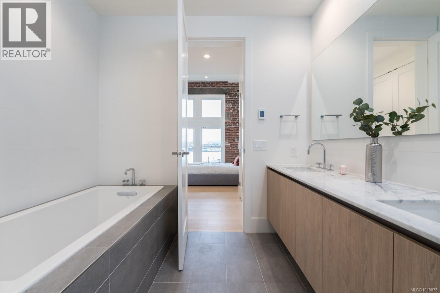 #209 521 COURTNEY ST - 17