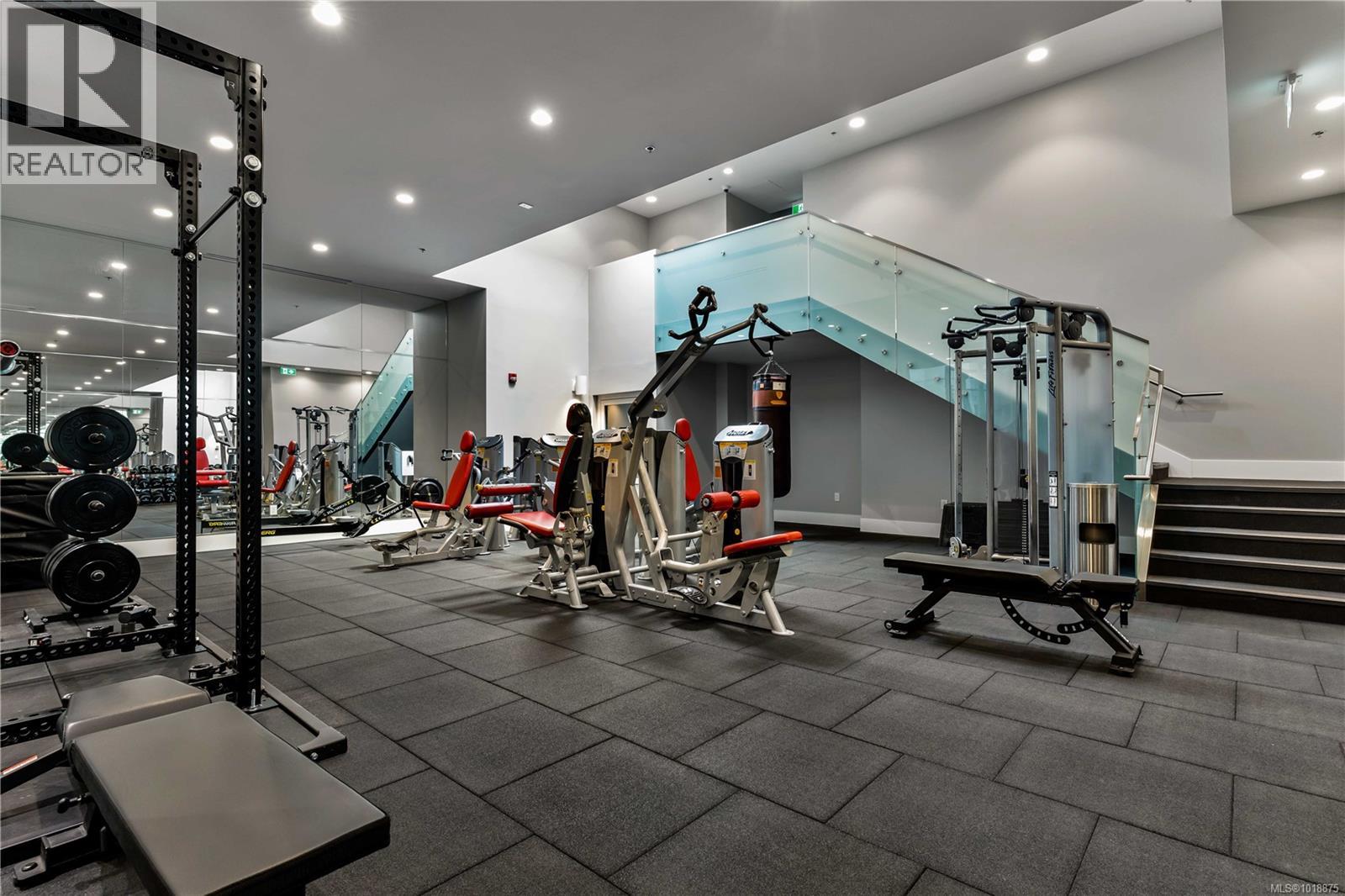 #209 521 COURTNEY ST - 32