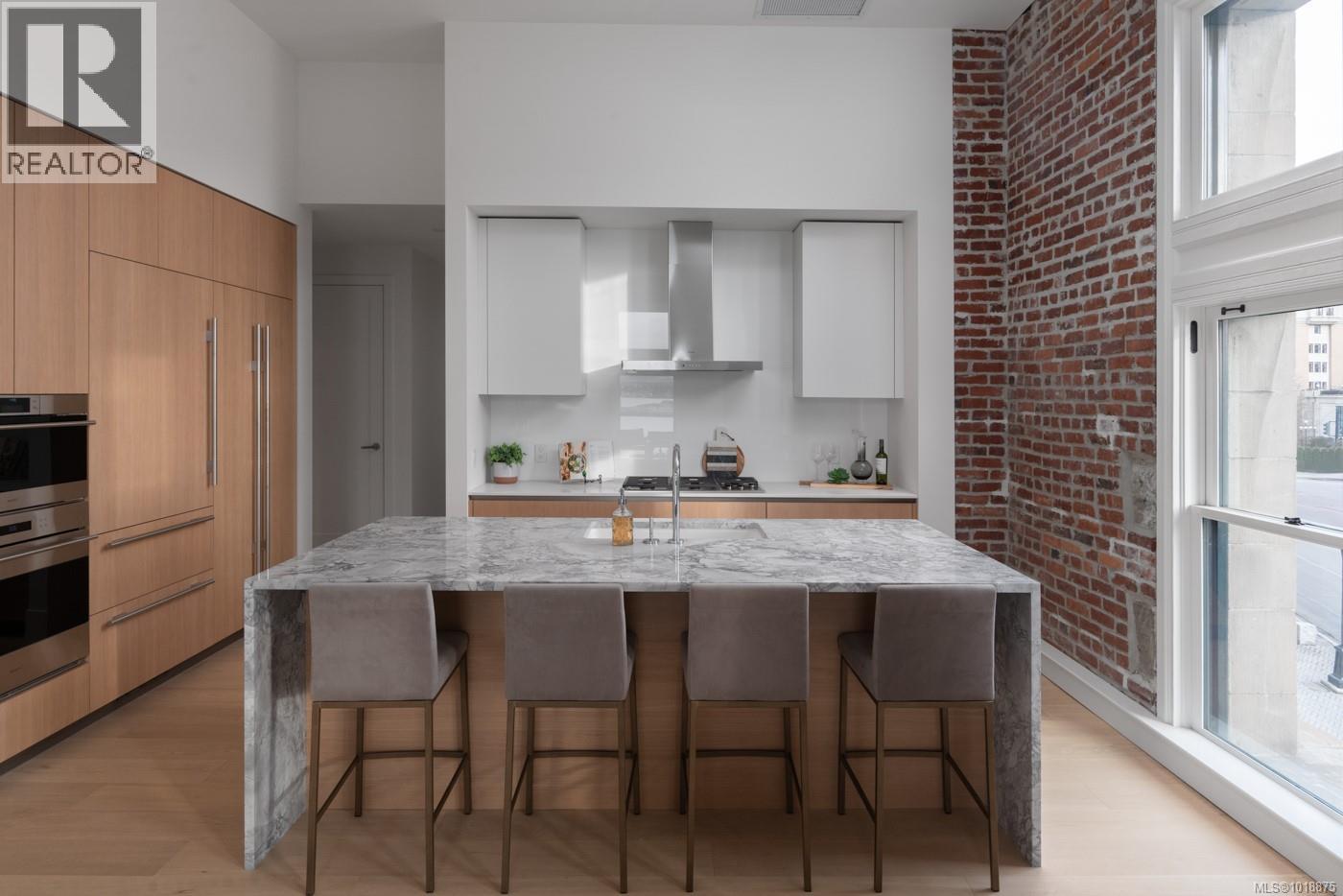 #209 521 COURTNEY ST - 4