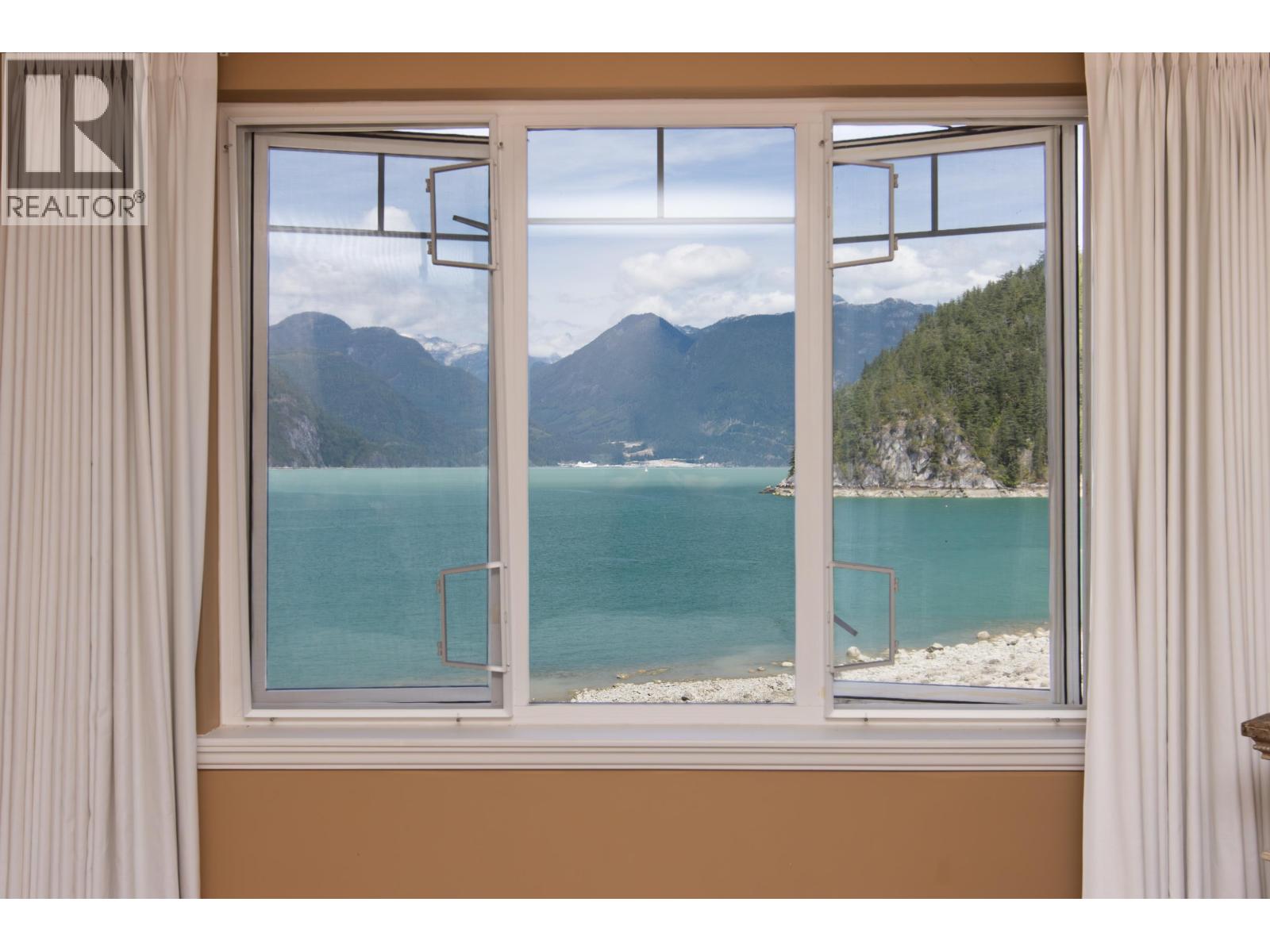 7 BEACH DRIVE, West Vancouver