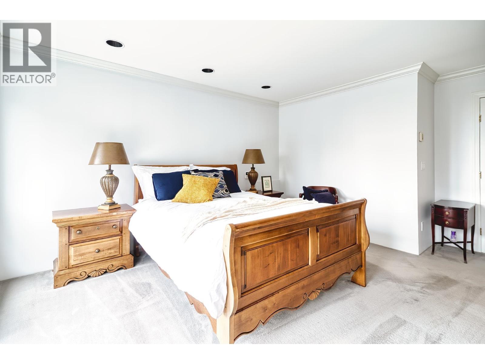 1501 VERNON DRIVE, Gibsons