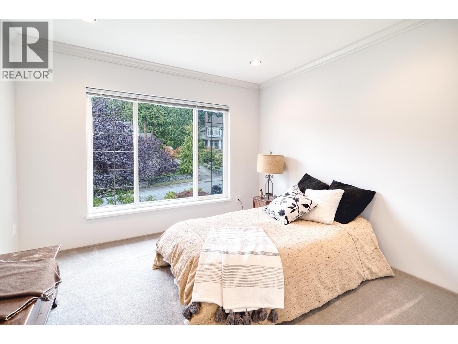 1501 VERNON DRIVE, Gibsons