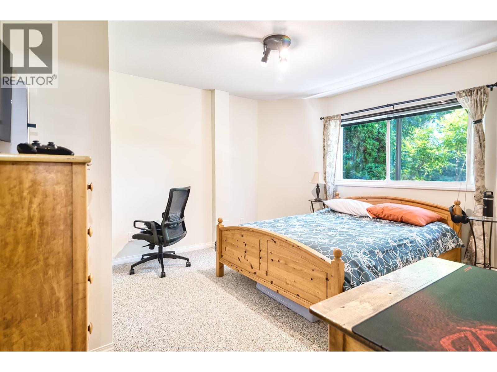 1501 VERNON DRIVE, Gibsons