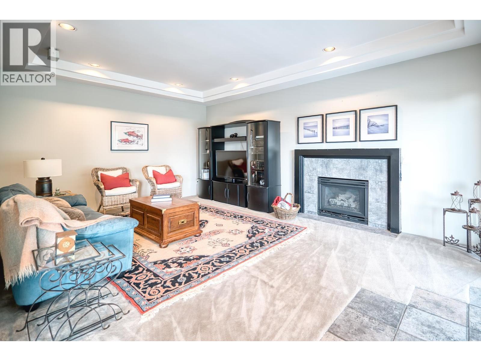 1501 VERNON DRIVE, Gibsons