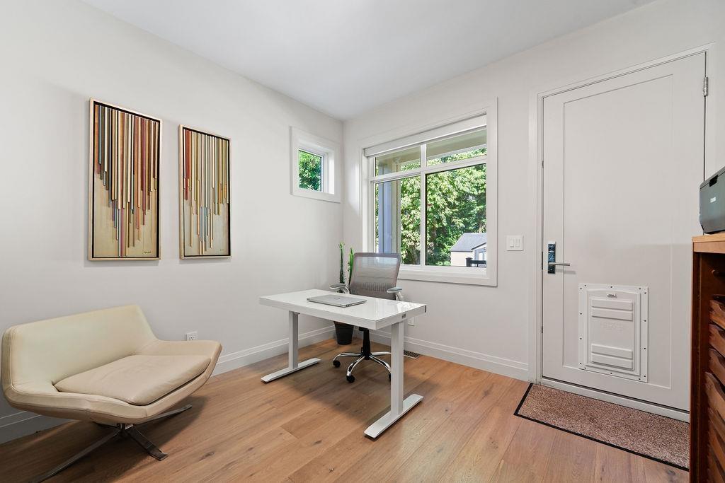 15541 OXENHAM AVENUE, White Rock