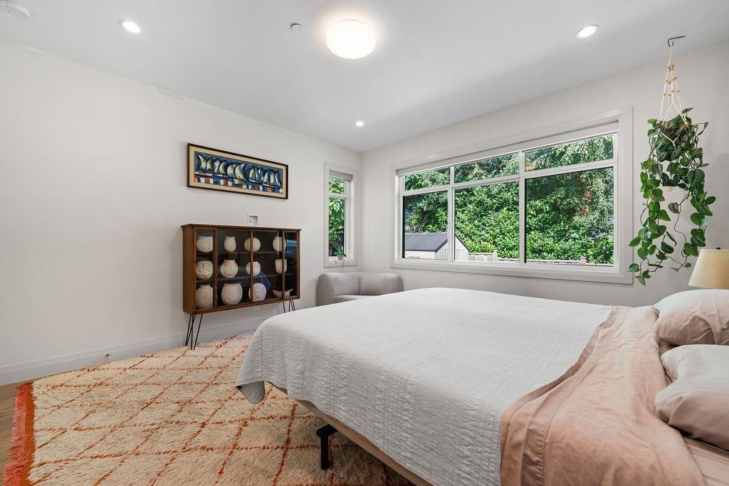 15541 OXENHAM AVENUE, White Rock