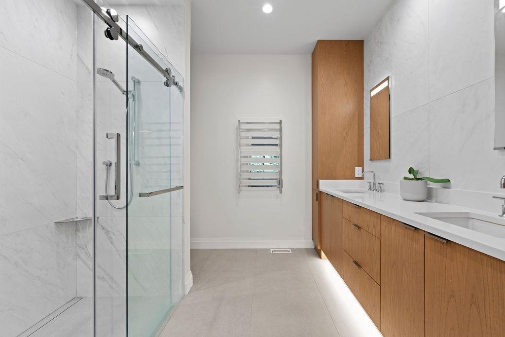 15541 OXENHAM AVENUE, White Rock