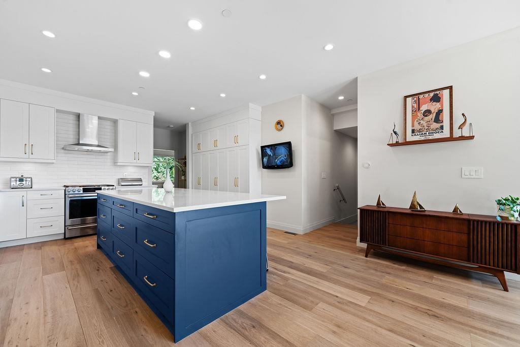 15541 OXENHAM AVENUE, White Rock