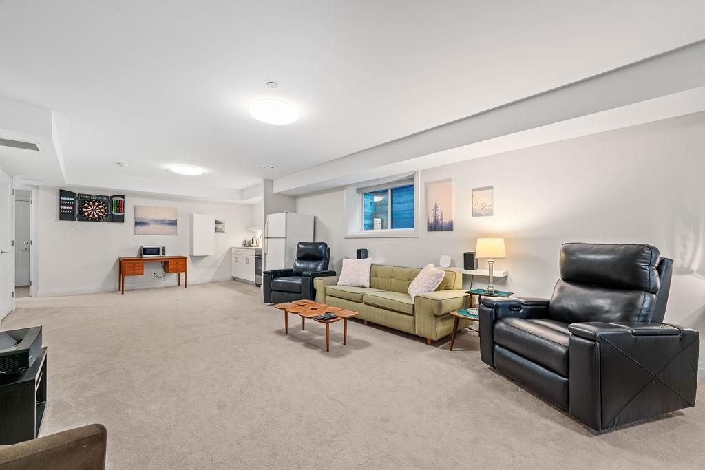 15541 OXENHAM AVENUE, White Rock