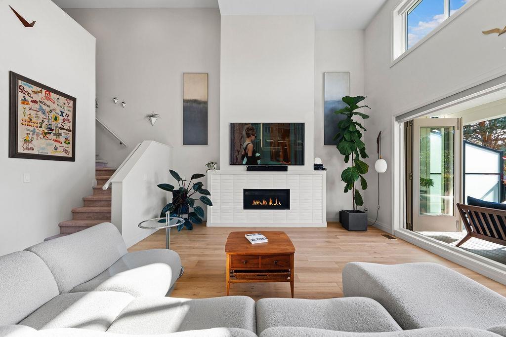 15541 OXENHAM AVENUE, White Rock