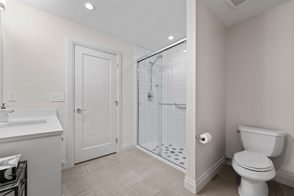 15541 OXENHAM AVENUE, White Rock