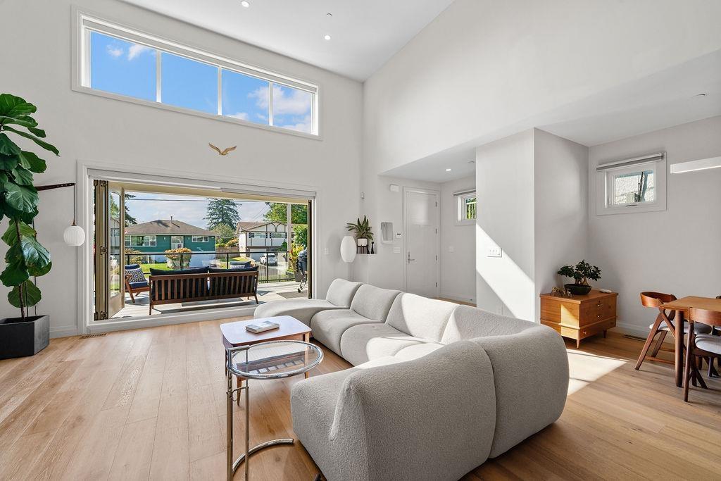 15541 OXENHAM AVENUE, White Rock